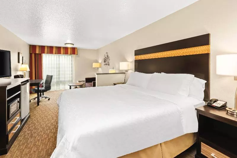 キングサイズベッドのスタンダードルーム, Holiday Inn Express Portland Se   Clackamas Area, An Ihg