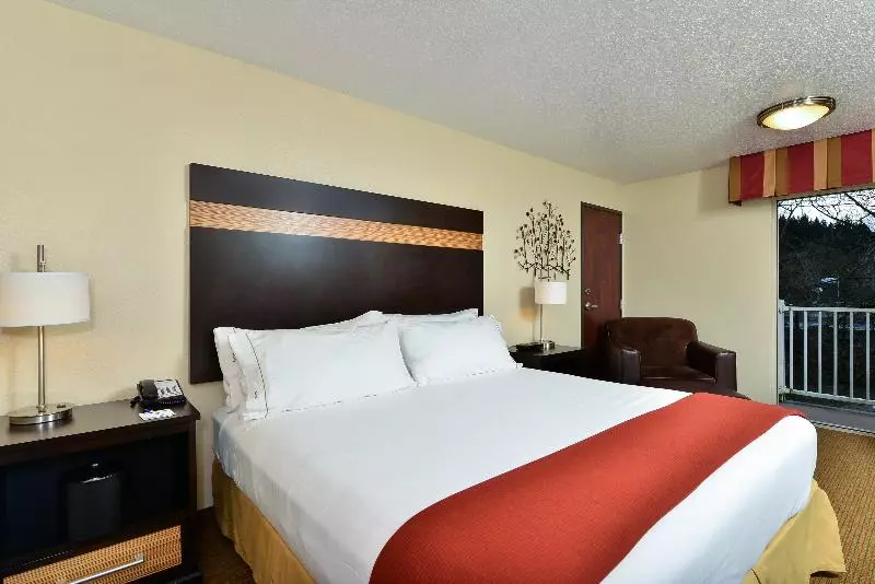 キングサイズベッドのスタンダードルーム, Holiday Inn Express Portland Se   Clackamas Area, An Ihg