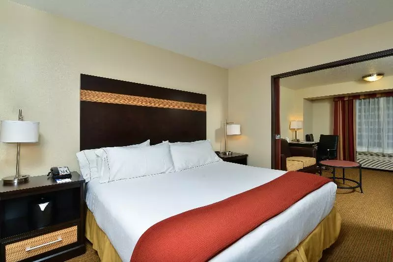 キングサイズベッドのエクゼクティブルーム, Holiday Inn Express Portland Se   Clackamas Area, An Ihg