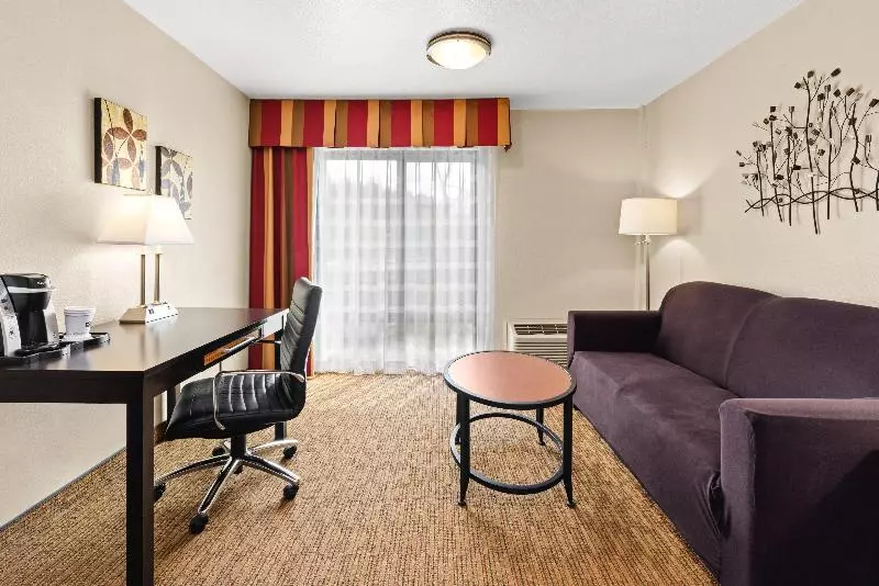 キングサイズベッドのエクゼクティブルーム, Holiday Inn Express Portland Se   Clackamas Area, An Ihg