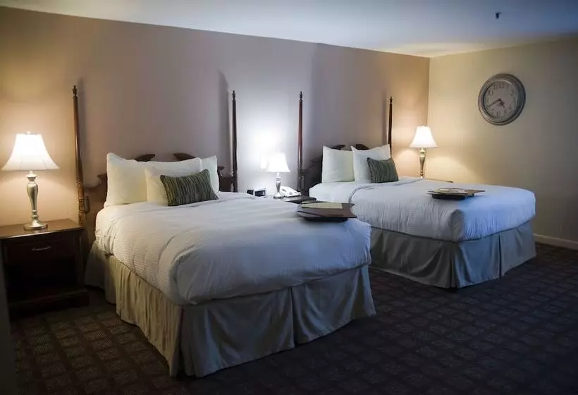 ２ダブルベッドのスタンダードルーム, Inn At Reading  & Conference Center