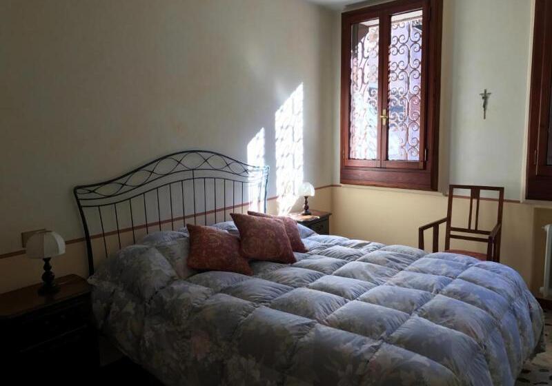 اتاق استاندارد با سرویس بهداشتی مشترک, Locanda Ca' Formosa