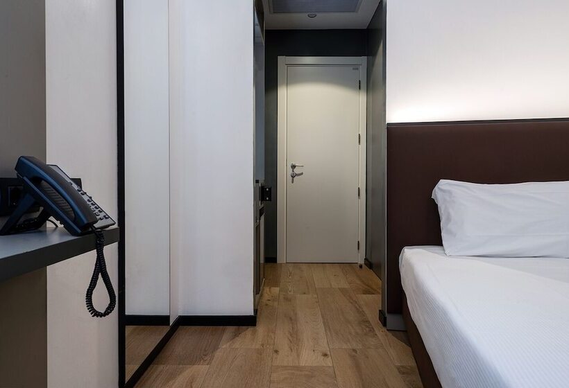 标准单人间, London