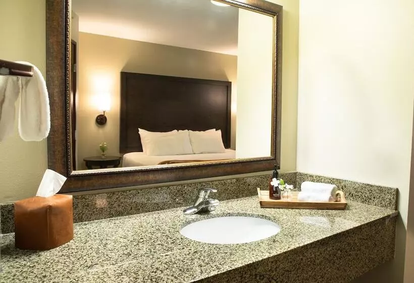 سوئیت با تخت بزرگ, Oxford Suites Pendleton