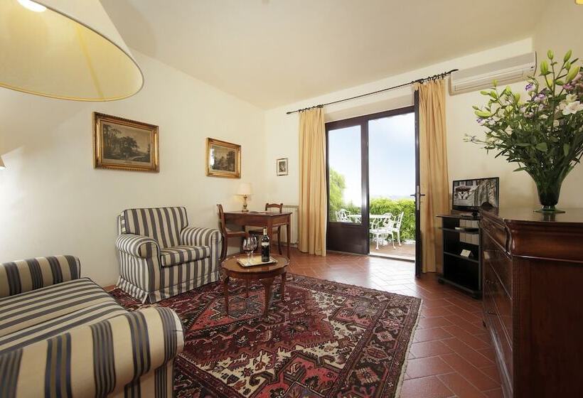 Suite z Balkonem, Relais Vignale & Spa