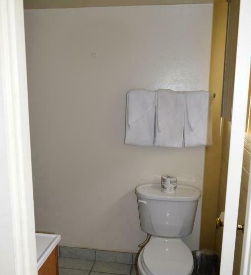 חדר דחוקס עם מיטת קינג, Stanlunds Inn And Suites