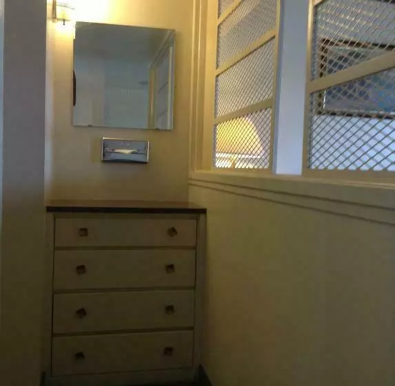 اتاق لوکس با تخت بزرگ, Stanlunds Inn And Suites