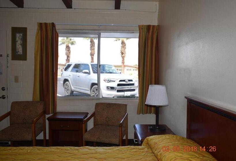 חדר סטנדרט עם מיטת קינג, Stanlunds Inn And Suites