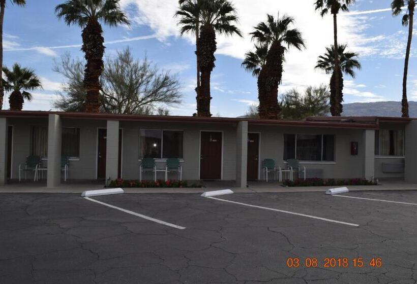 חדר סטנדרט עם מיטת קינג, Stanlunds Inn And Suites