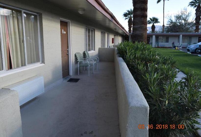 חדר סטנדרט שתי מיטות זוגיות, Stanlunds Inn And Suites