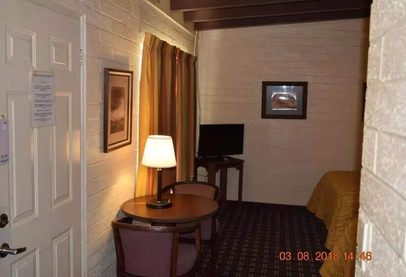 اتاق استاندارد با 2 تخت دوبل, Stanlunds Inn And Suites
