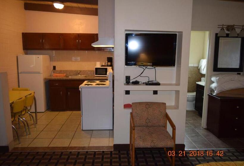 חדר דלוקס עם מיטת קינג, Stanlunds Inn And Suites