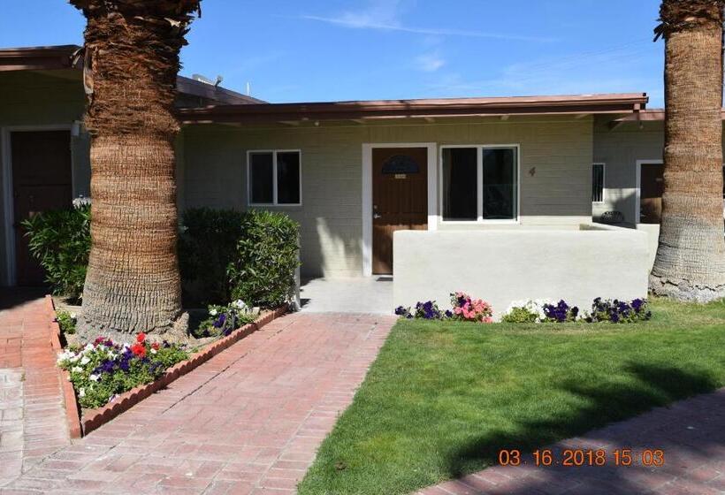 חדר דלוקס עם מיטת קינג, Stanlunds Inn And Suites