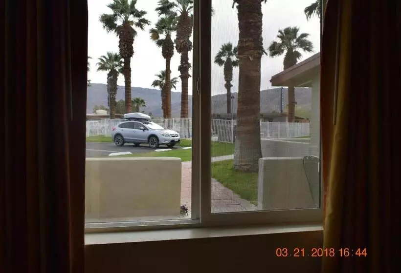 استودیوی لوکس, Stanlunds Inn And Suites