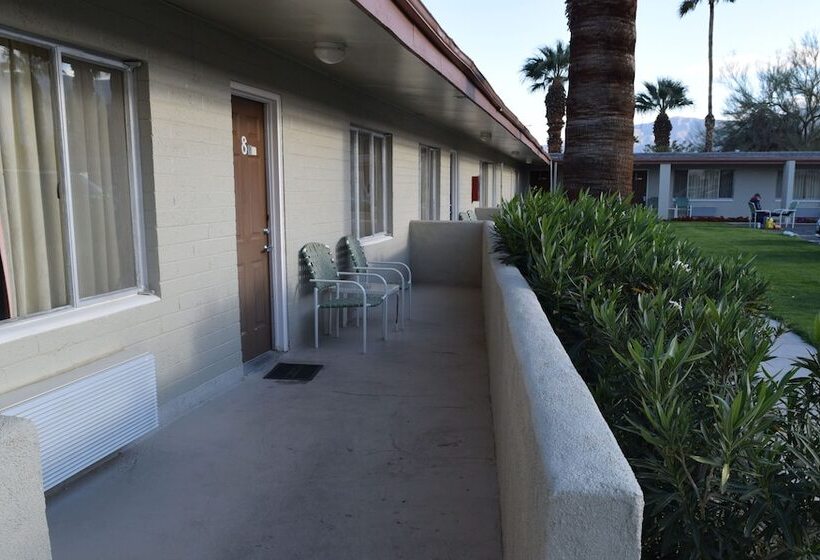 חדר סטנדרט שתי מיטות זוגיות, Stanlunds Inn And Suites