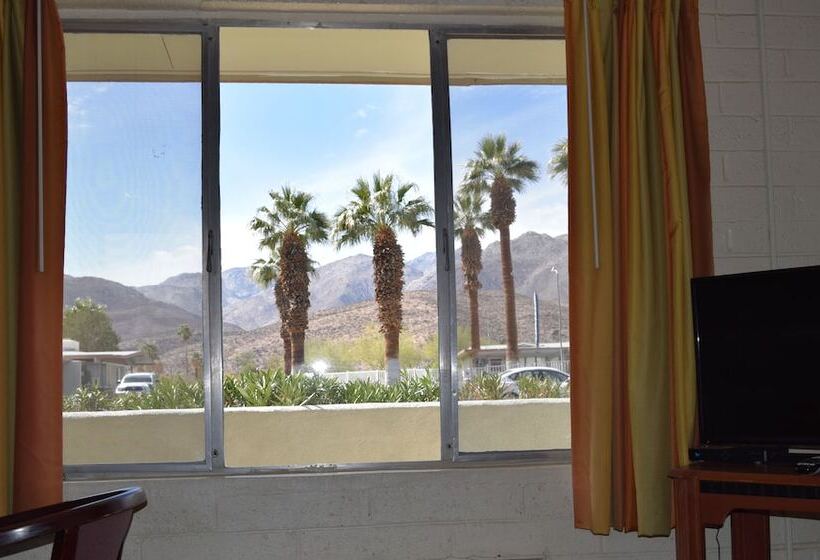 חדר סטנדרט שתי מיטות זוגיות, Stanlunds Inn And Suites