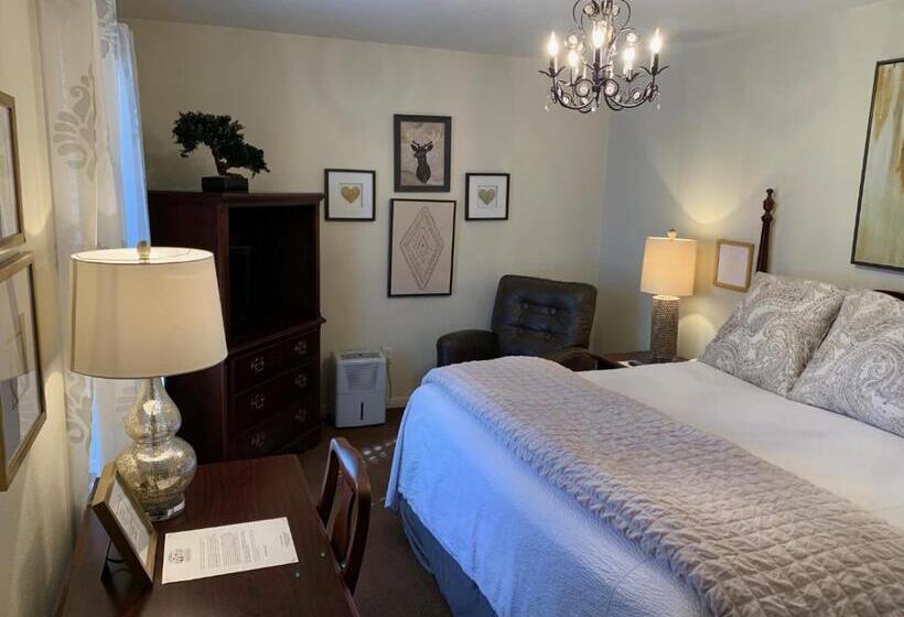 스탠다드 룸 킹사이즈 침대, Rainbow Courts