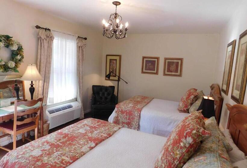 스탠다드 룸 더블 침대 2개, Rainbow Courts