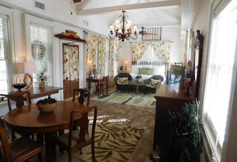 이그제큐티브 스위트, Rainbow Courts