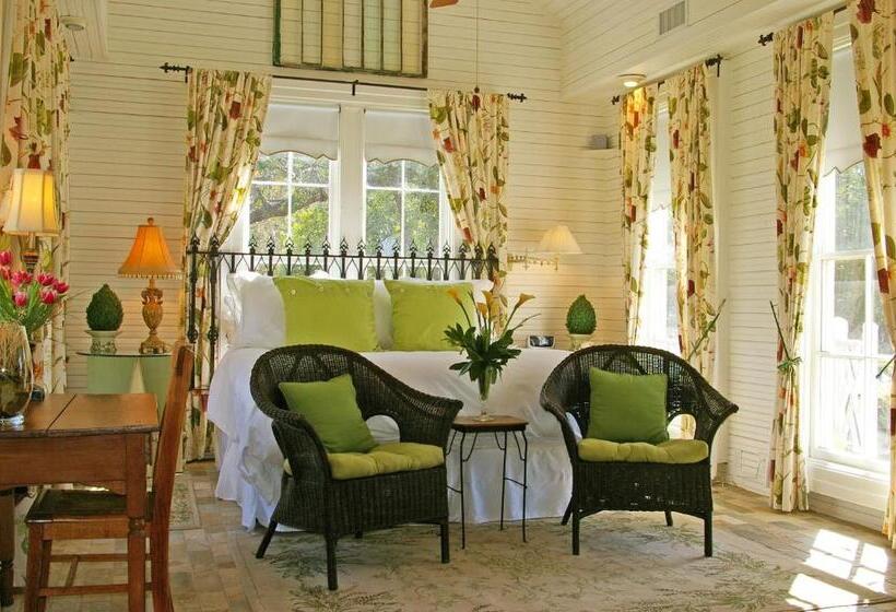 이그제큐티브 스위트, Rainbow Courts