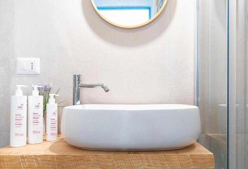 キングサイズベッドのスタンダードルーム, Darsena Sunset Suites By Wonderful Italy