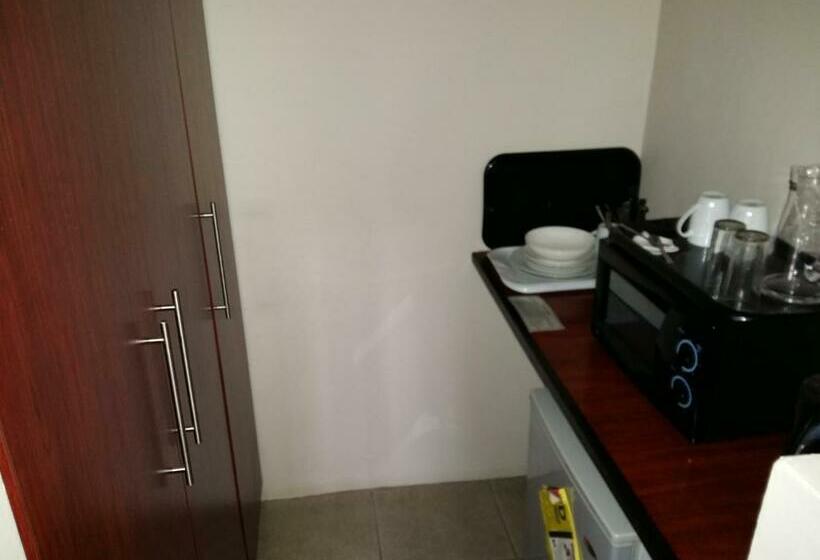 Апартаменты 1 Спальня Нижний Этаж, Pine Tree Lodge Pe