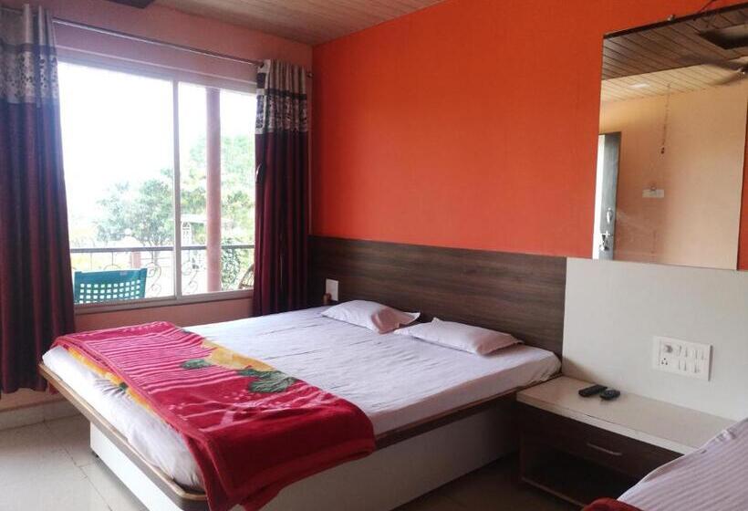 Quarto Quadruple Standart Vista Jardim, Shivshrushti Agro Tourism & River Camp Tapola