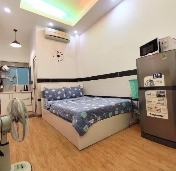 استودیوی استاندارد, Saigon Apartments 2