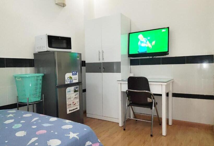 استودیوی استاندارد, Saigon Apartments 2