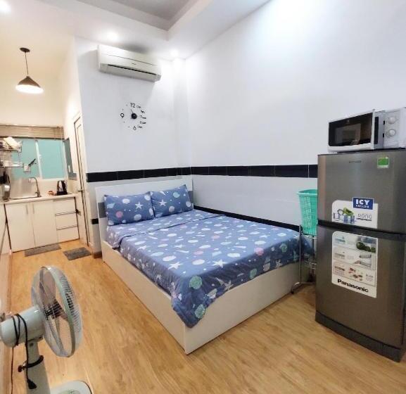 استودیوی استاندارد, Saigon Apartments 2