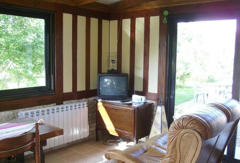 غرفة قياسية, Chambre Chez Corinne