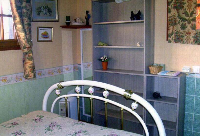 Номер Стандарт, Chambre Chez Corinne