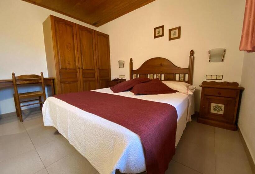 غرفة قياسية, El Serrat De Tregura