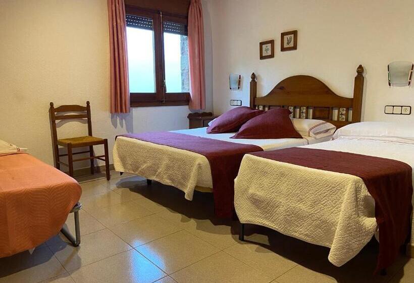 غرفة قياسية, El Serrat De Tregura