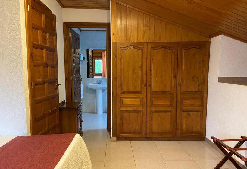 غرفة قياسية, El Serrat De Tregura