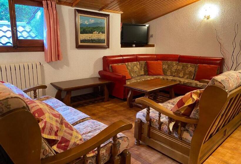 غرفة قياسية, El Serrat De Tregura