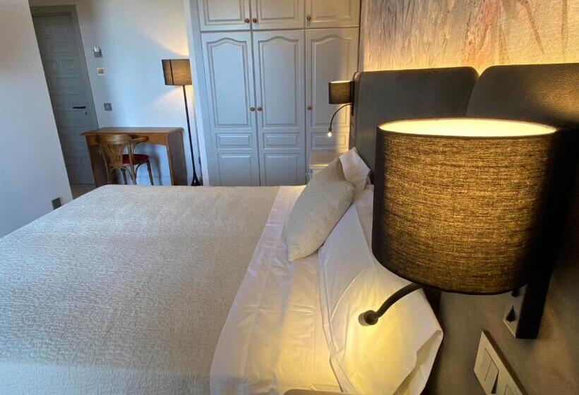 غرفة قياسية مزوَّدة بشُرفة, El Serrat De Tregura