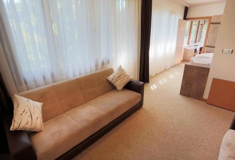 ファミリーステューディオ, Kapri Termal Hotel & Kaplica Yalova
