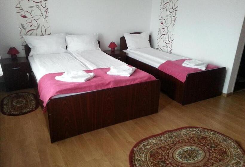 غرفة قياسية ثلاثية, Casa Mia