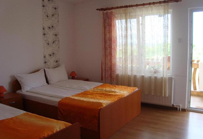 غرفة قياسية رباعية, Casa Mia