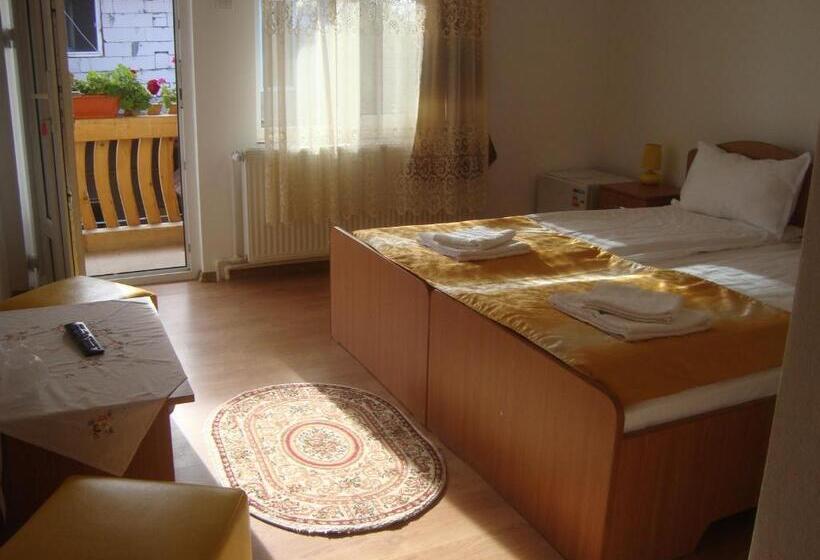 غرفة قياسية ثلاثية, Casa Mia