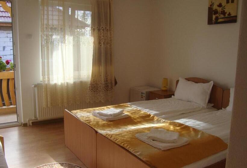 غرفة قياسية ثلاثية, Casa Mia