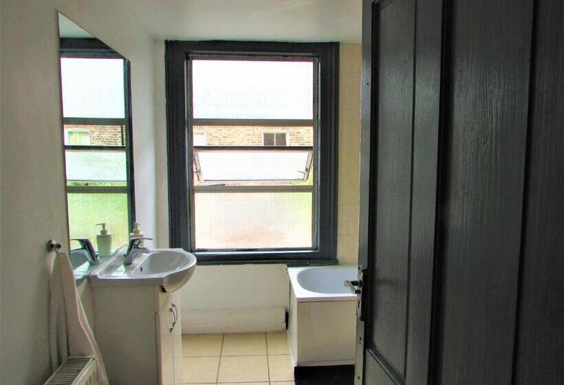 חדר סטנדרט עם מיטת קינג, Home Away From Home