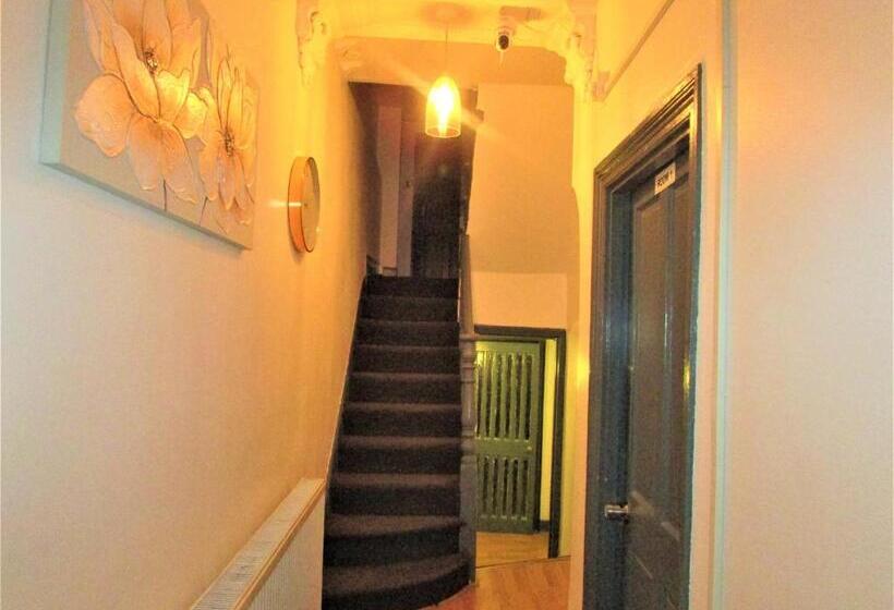 חדר סטנדרט עם מיטת קינג, Home Away From Home