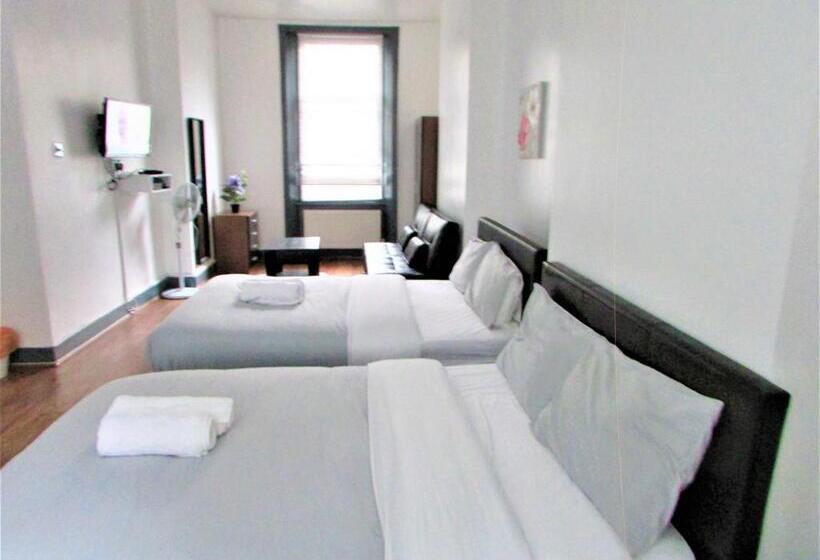 חדר דלוקס, Home Away From Home