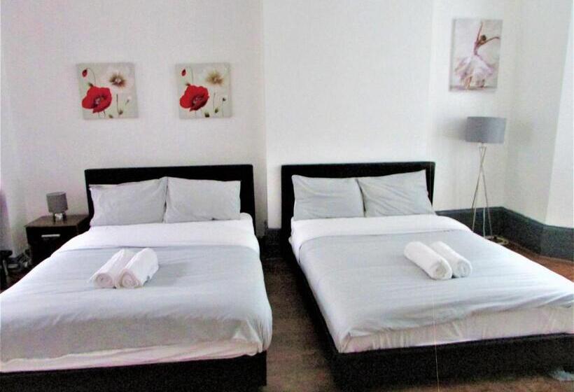 חדר דלוקס, Home Away From Home