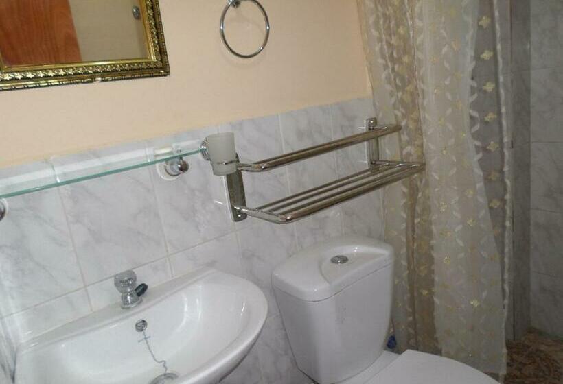 标准间, Hostal America