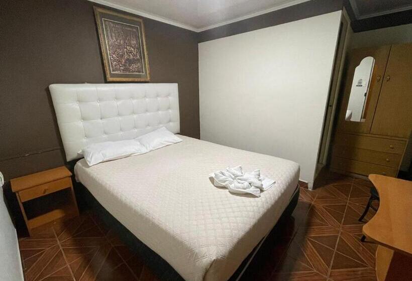 سوئیت کلاسیک, Hostal America