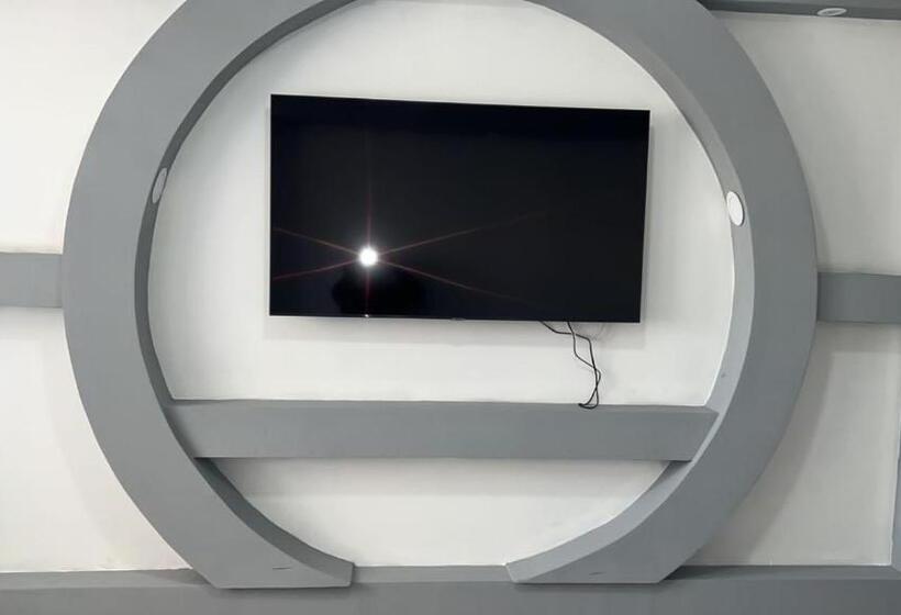 标准间, Hostal America