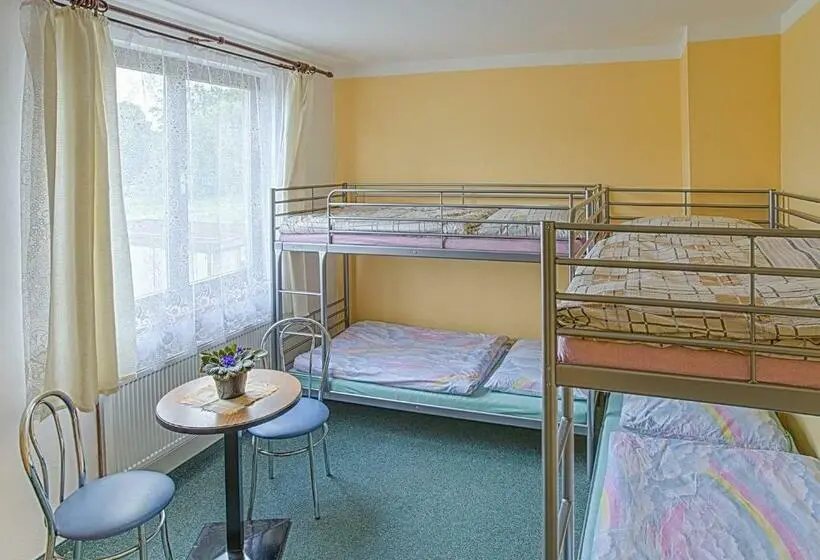 スタンダード4人部屋, Pension Jezdecké Centrum Kočík
